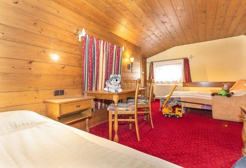 חדר משפחתי, Wenger Alpenhof