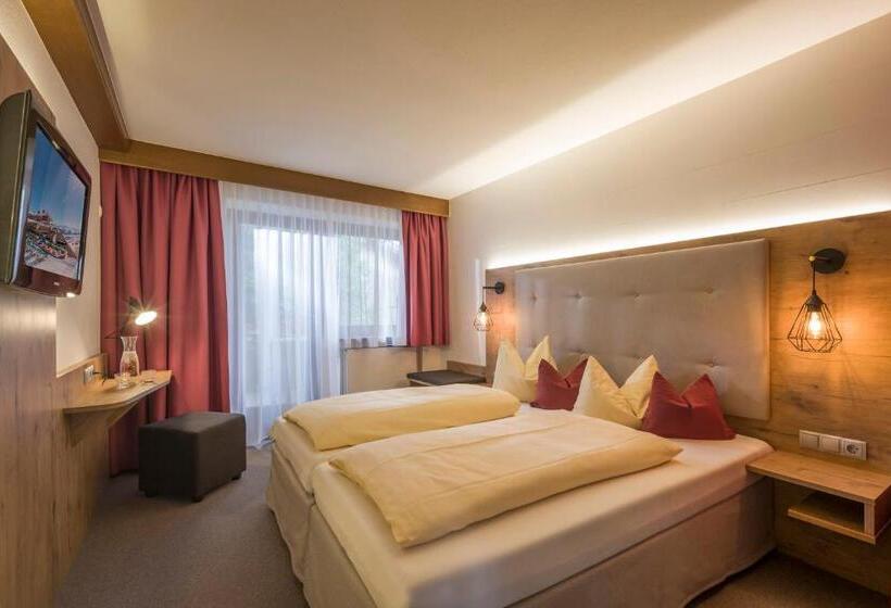 Номер Deluxe с Балконом, La Pasta Hotel Restaurant