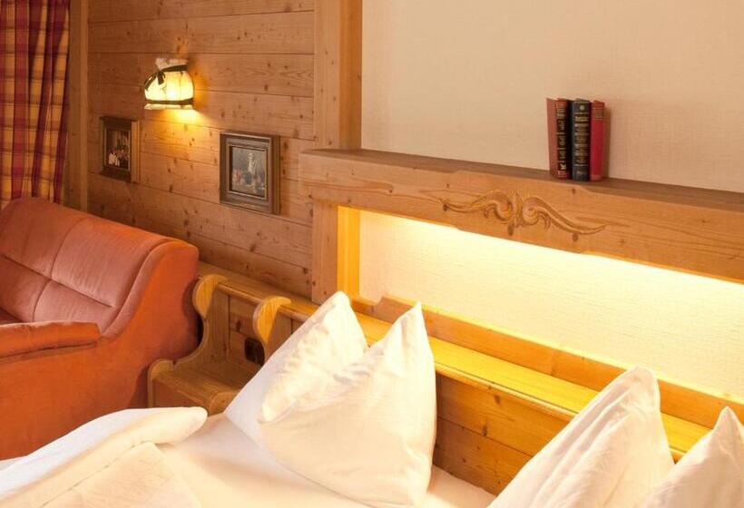 Номер Стандарт с Балконом, Landhotel Strasserwirt