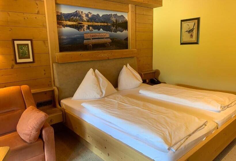 Номер Стандарт с Балконом, Landhotel Strasserwirt