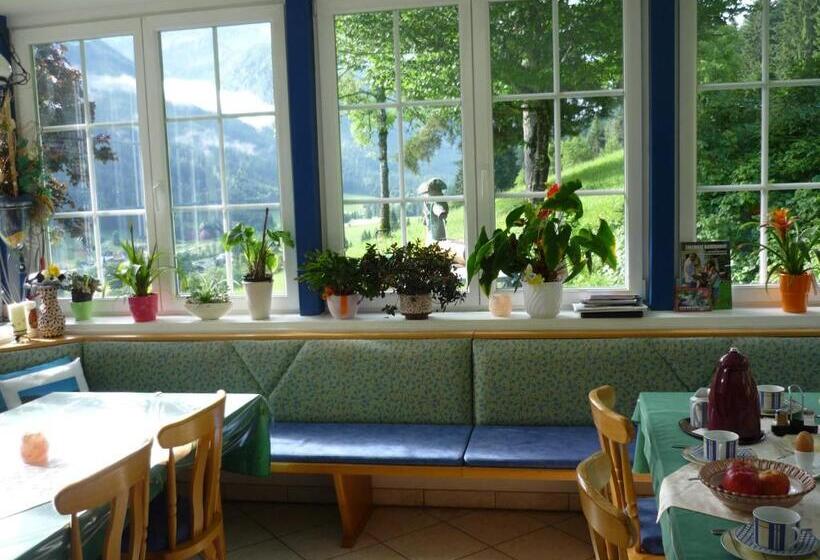 バルコニー付スタンダード4ベッドルーム, Oberrainbauer