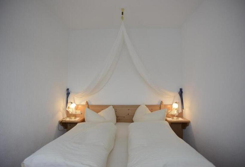 جناح, Gasthof Enzian