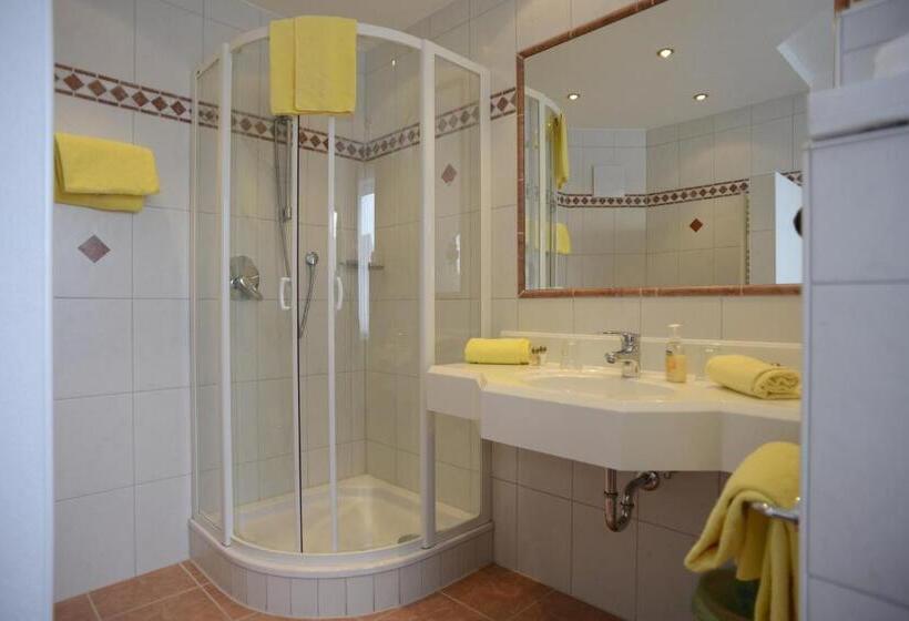 جناح, Gasthof Enzian