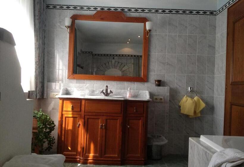 Апартаменты 1 Спальня с Балконом, Gasthof Enzian