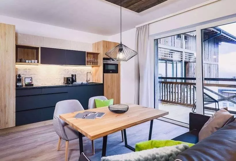 スタンダードスタジオ, Stockinggut By Avenida Hotel & Residences