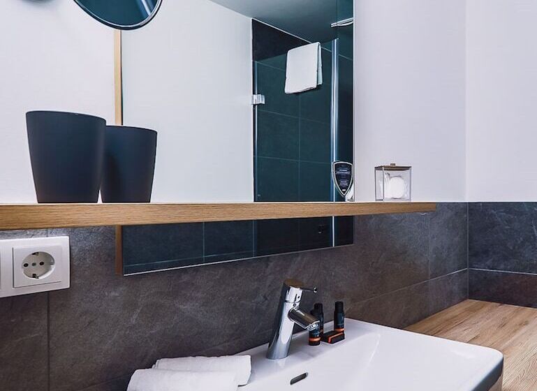 带阳台的高级房间, Stockinggut By Avenida Hotel & Residences