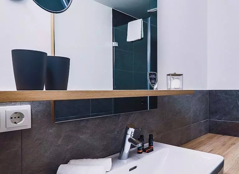 バルコニー付きスーペリアルーム, Stockinggut By Avenida Hotel & Residences