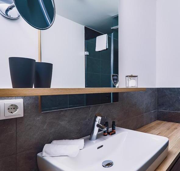 带阳台的高级房间, Stockinggut By Avenida Hotel & Residences