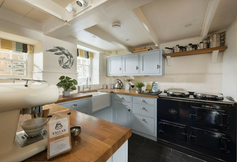 침실 1개 주택, Navas Nook Llp