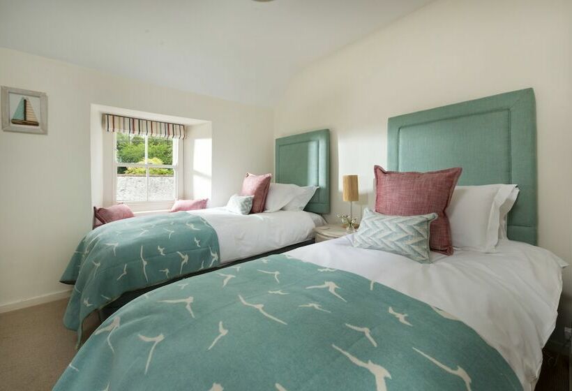 침실 1개 주택, Navas Nook Llp