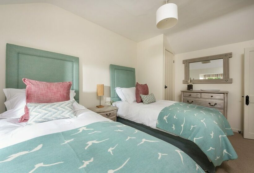 침실 1개 주택, Navas Nook Llp