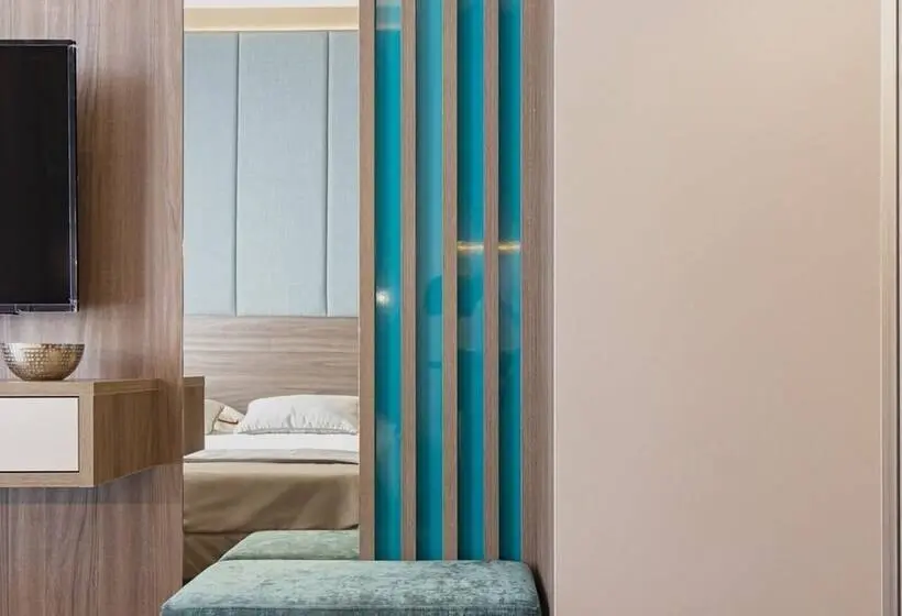 １ベッドルームのデラックスアパートメント, Luchezarniy Resort