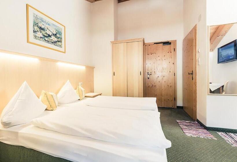 スタンダードルーム, Andre Arnold   Boutique Pension