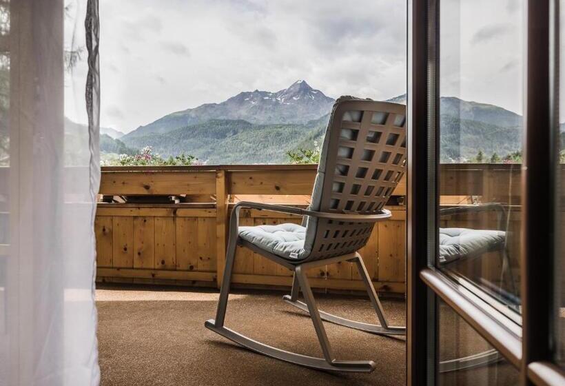 コンフォートルーム, Andre Arnold   Boutique Pension