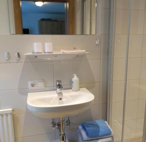 スタンダードスタジオ, Das Luggi Appartements