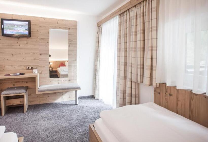 スタンダードトリプルルーム, Pension Edelweiss