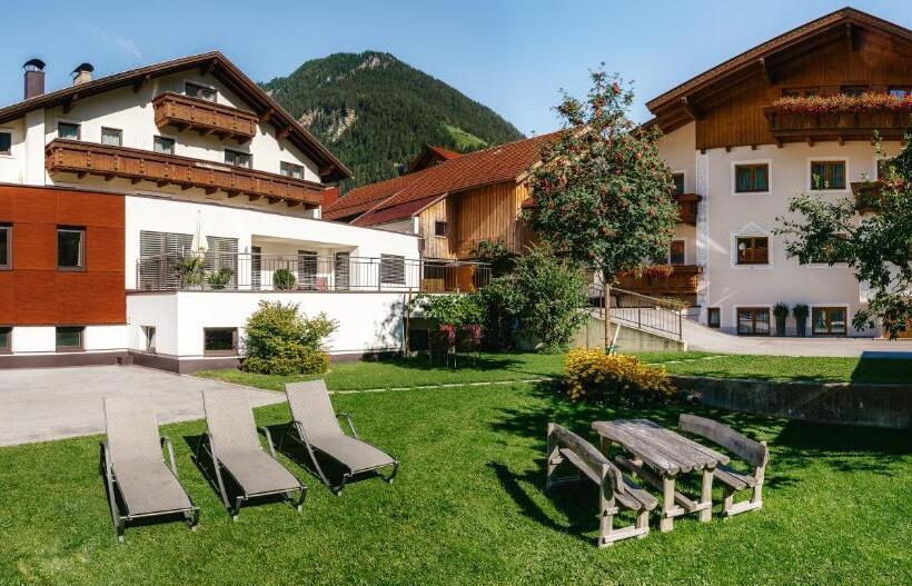 آپارتمان 1 خوابه با بالکن, Pension Gabl