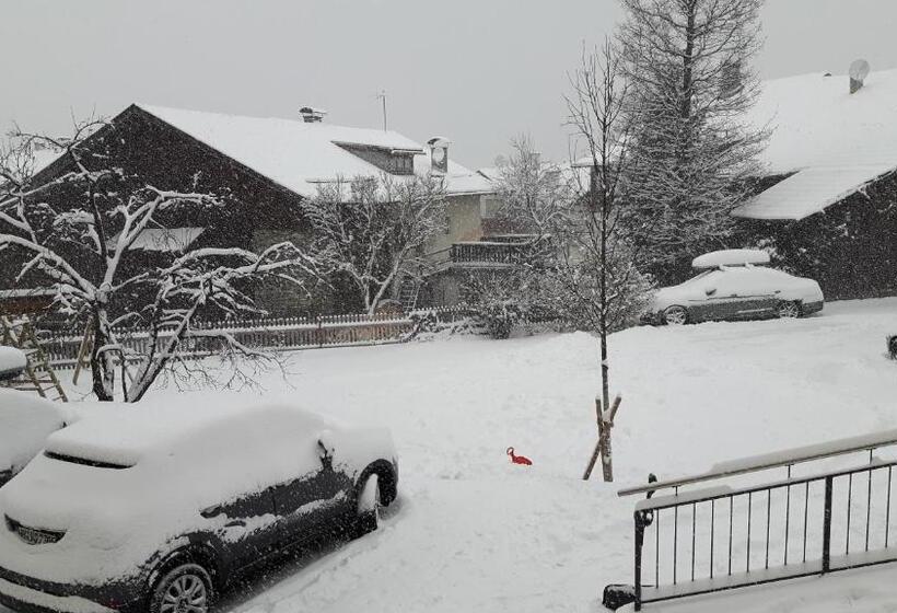 דירת חדר נוף לגינה, Pension Gabl