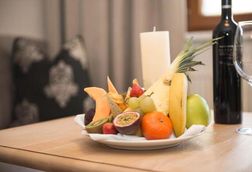 جناح, Das Seekarhaus