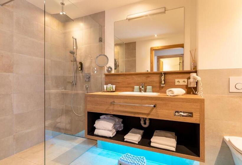 Люкс 3 Спальни, 4s Galtenberg Resort