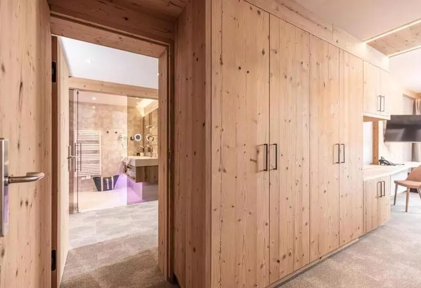 デラックスルーム, 4s Galtenberg Resort