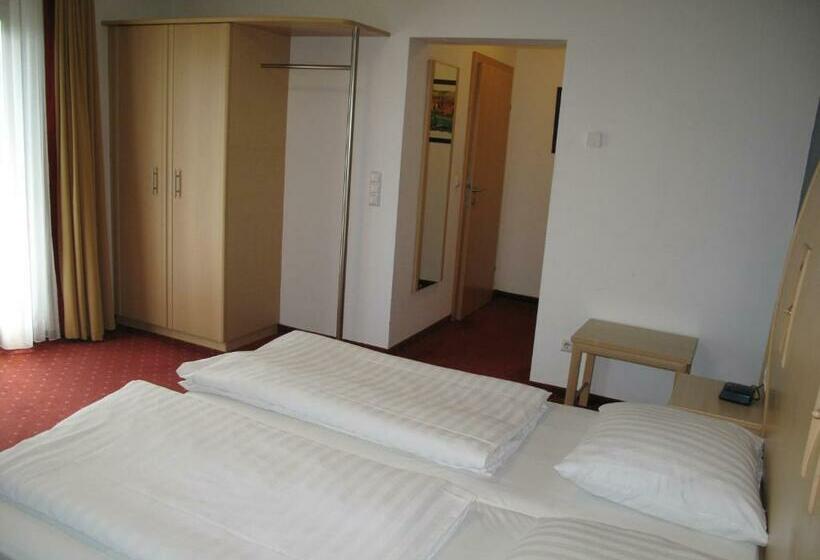 غرفة قياسية, Garni Höchschmied