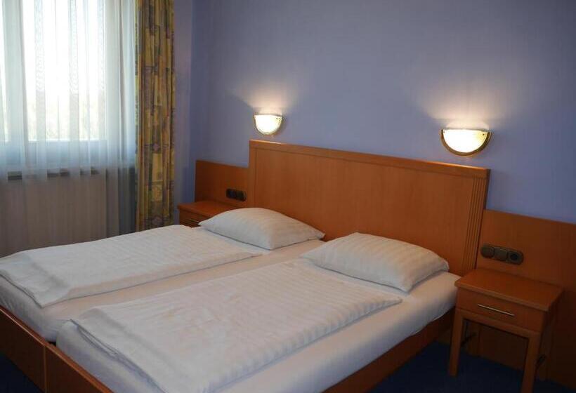 غرفة قياسية, Garni Höchschmied