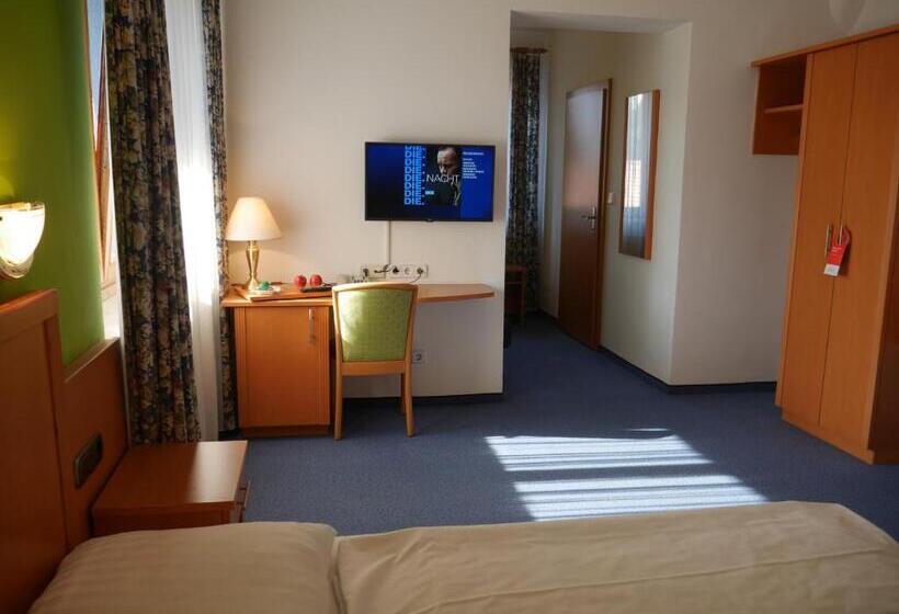 غرفة قياسية, Garni Höchschmied