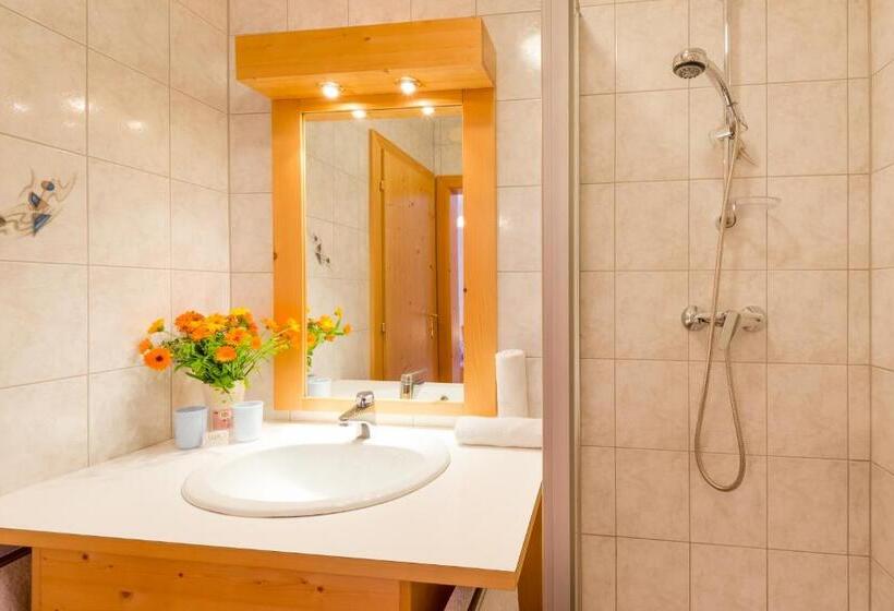 غرفة قياسية مزوَّدة بشُرفة, Gasthof Pension Waldfriede