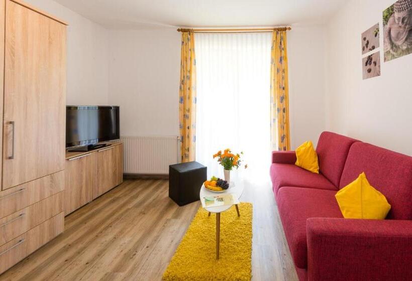 إستديو قياسى مزود بشرفة, Gasthof Pension Waldfriede