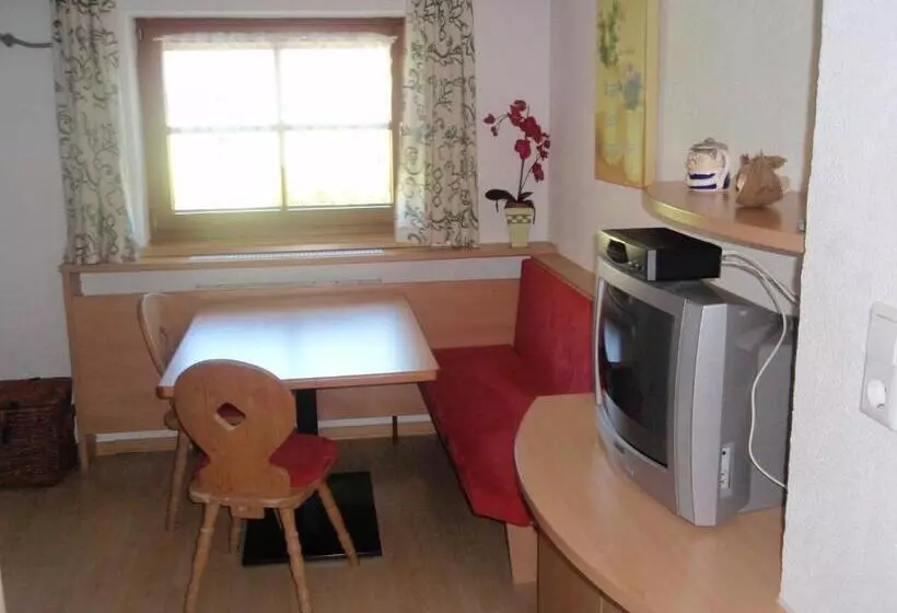バルコニー付き１ベッドルームアパートメント, Hauseggerhof