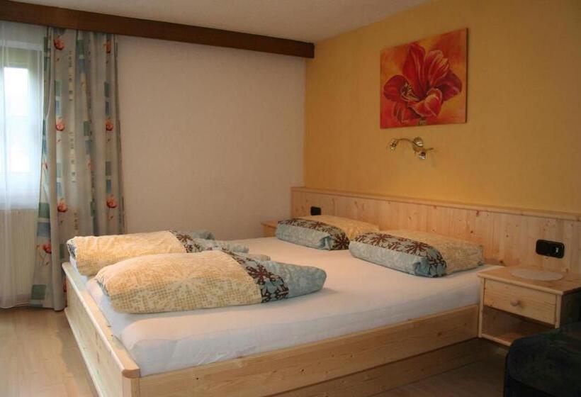 침실 1개 발코니 아파트, Hauseggerhof