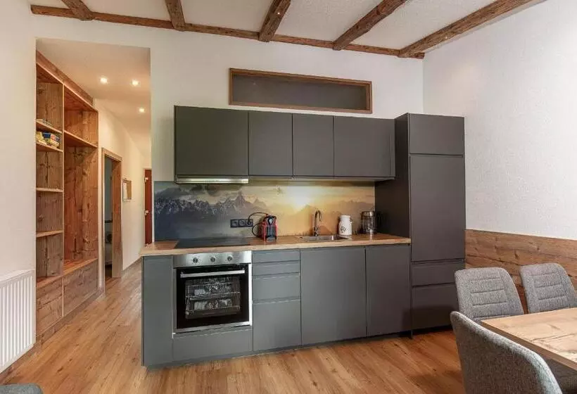 ２ベッドルームアパートメント, Hauseggerhof