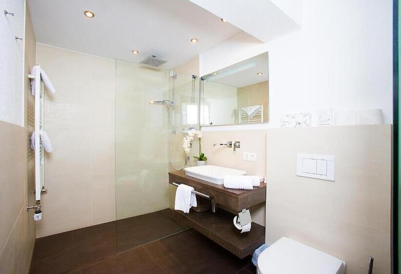 발코니 수피리어 룸, Hubertus