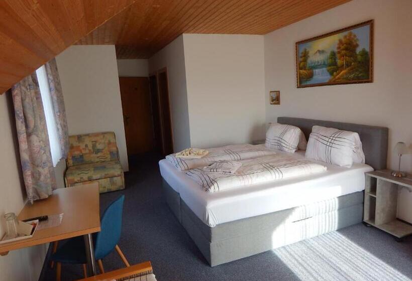 غرفة قياسية ثلاثية مزودة بشرفة, Pension Ferienwohnung Rotar