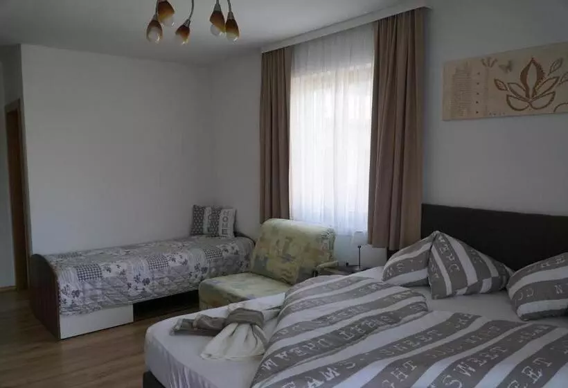 バルコニー付きスタンダードトリプルルーム, Pension Ferienwohnung Rotar