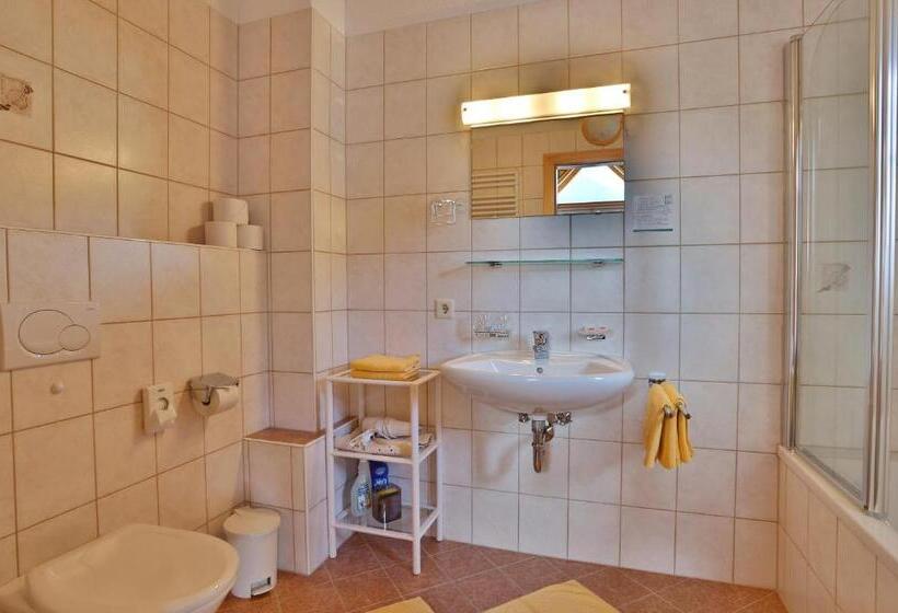 شقة غرفتين نوم مزودة بشُرفة, Rosenhof  Premium Apartments & Erlebnisbauernhof