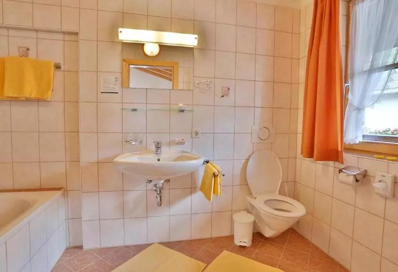 バルコニー付２ベッドルームアパートメント, Rosenhof  Premium Apartments & Erlebnisbauernhof
