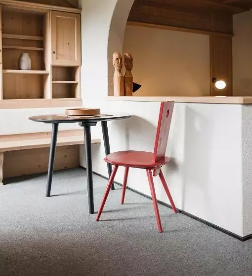 اتاق استاندارد چهار تخته, Schönherr Haus