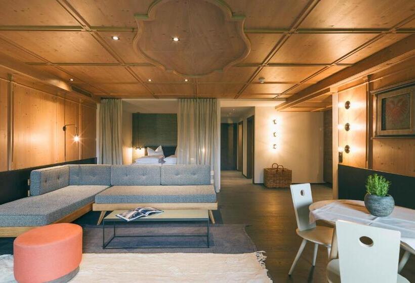 اتاق لوکس, Schönherr Haus