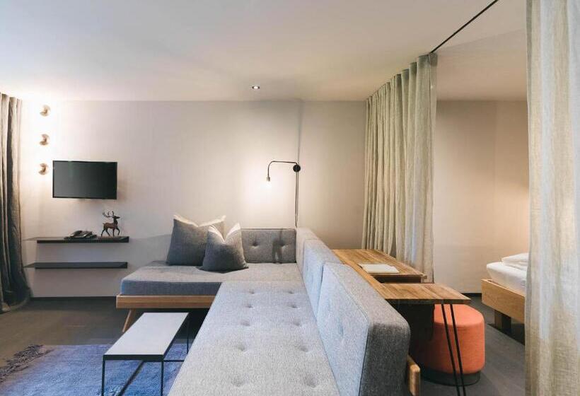 اتاق لوکس, Schönherr Haus