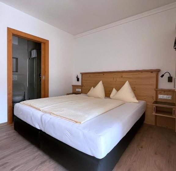 Люкс Повышенной Комфортности, & Suites Glück Auf