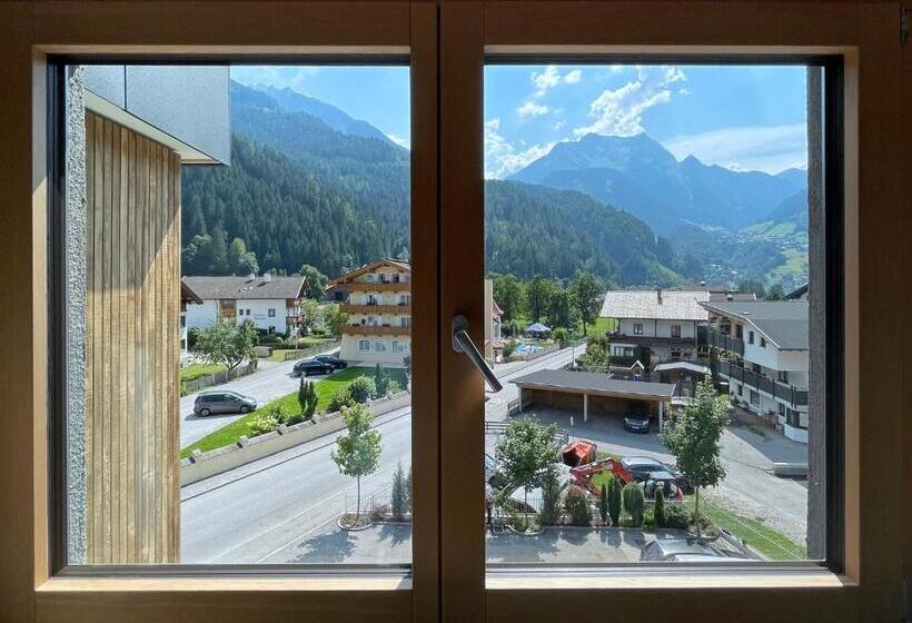 Люкс Повышенной Комфортности, & Suites Glück Auf