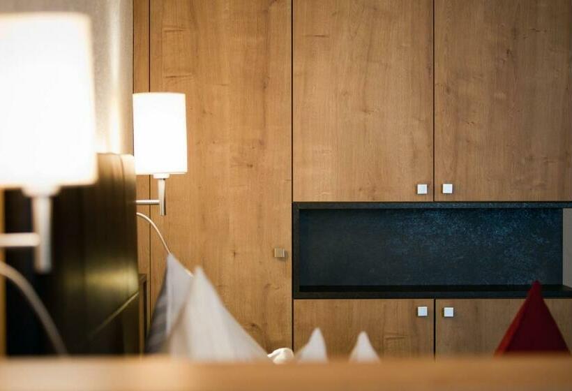 חדר סטנדרט, Truyenhof