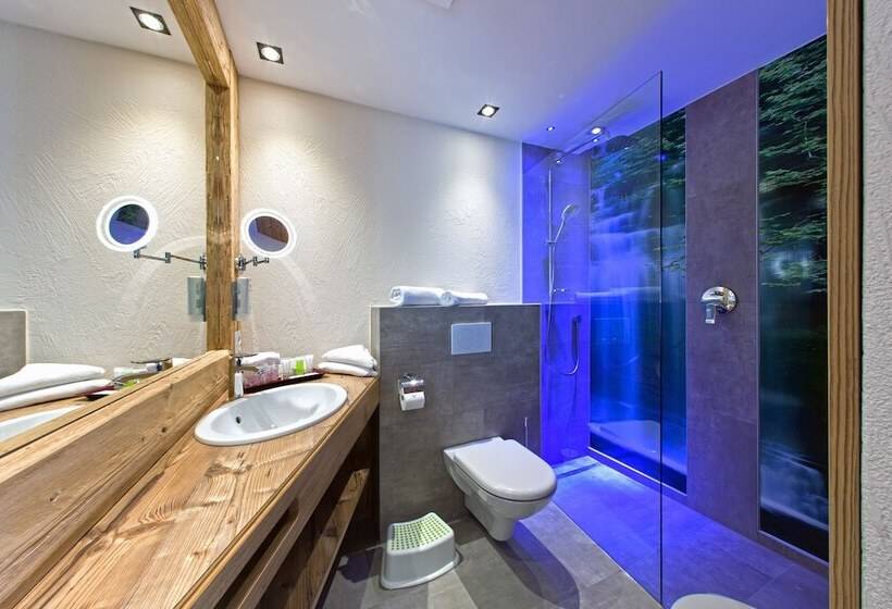 חדר קומפורט, Truyenhof