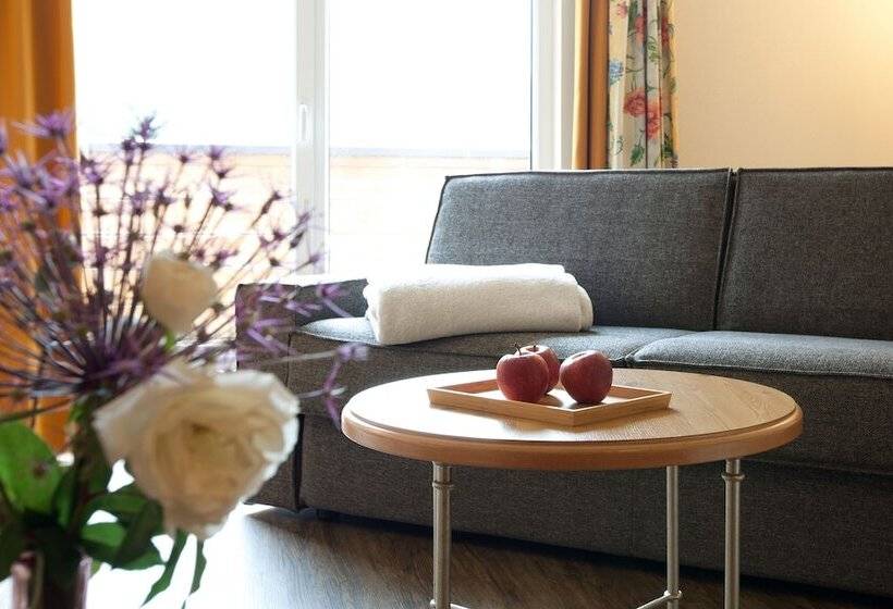 סוויטה, Truyenhof