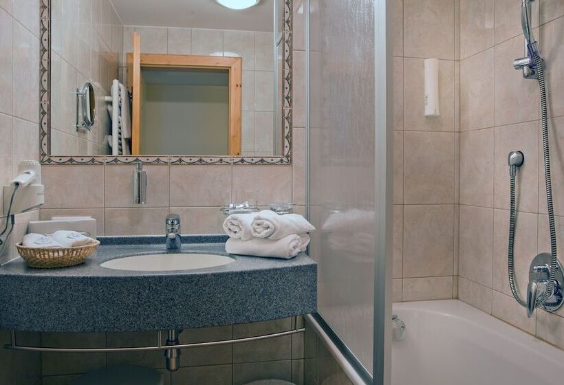 סוויטה, Truyenhof