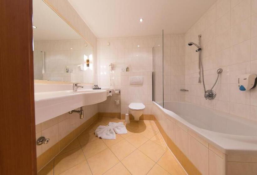 Номер Superior, Zur Post