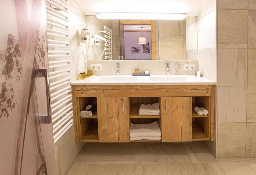 Семейный Номер, Zur Post