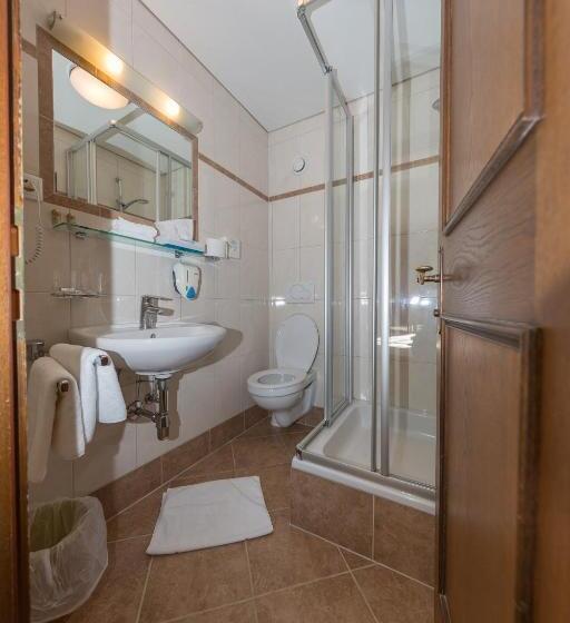 Номер Стандарт, Zur Post